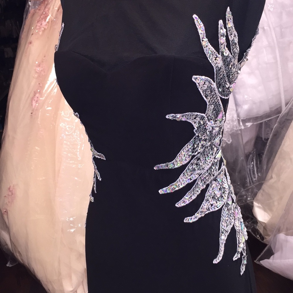 NWT SPARKLY STARBURST BLACK GOWN - Picture 3 of 7